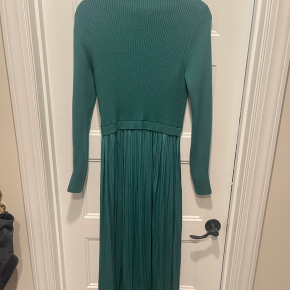 The Thea Long-Sleeve Twofer Maxi Dress
By Anthropologie - Picture 3 of 3